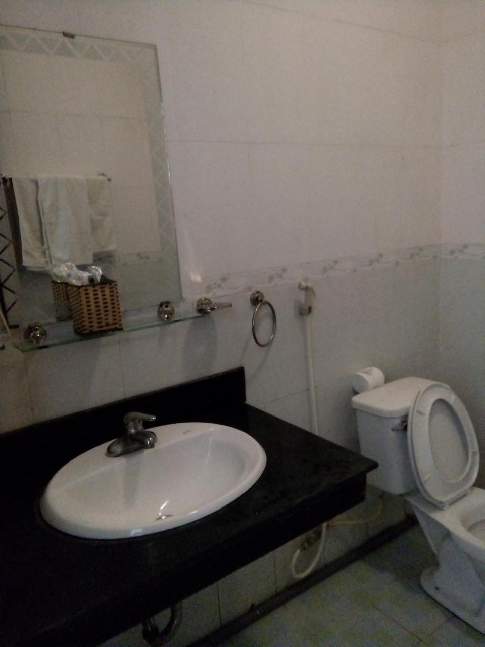 Khach San Thuong Mai Hotel Yen Thinh Exterior photo